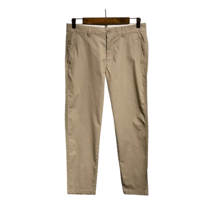 The Essential White Trousers Where Elegance Meets Versatility.