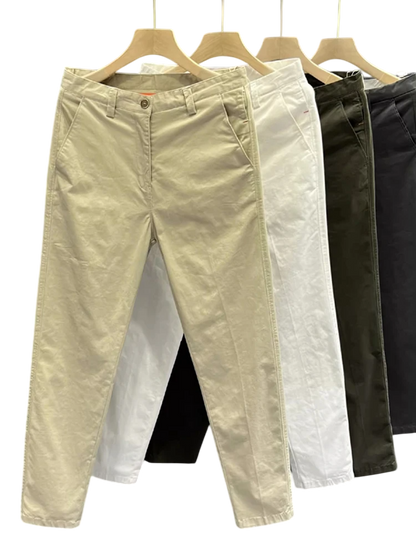 The Essential White Trousers Where Elegance Meets Versatility.